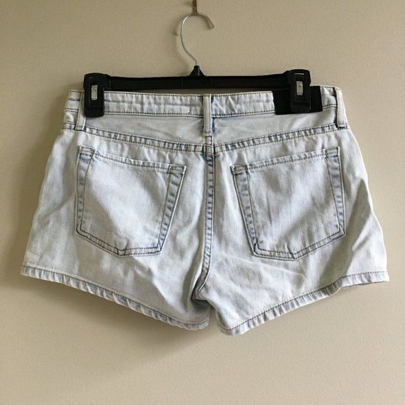 THEORY DENIM SHORTS MID RISE LIGHT WASH SIZE 26‎ - Picture 3 of 8